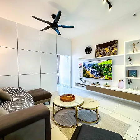 Beacon Executive Suite With Skypool 3Br 9Pax Georgetown Penang